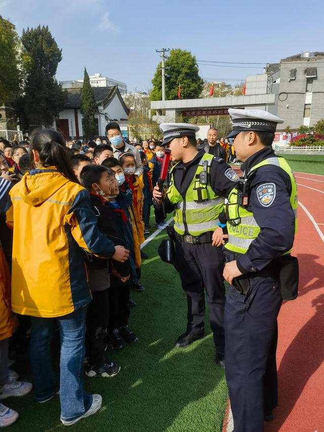 【全國中小學生安全教育日】漢中交警一大隊開講啦！插圖5